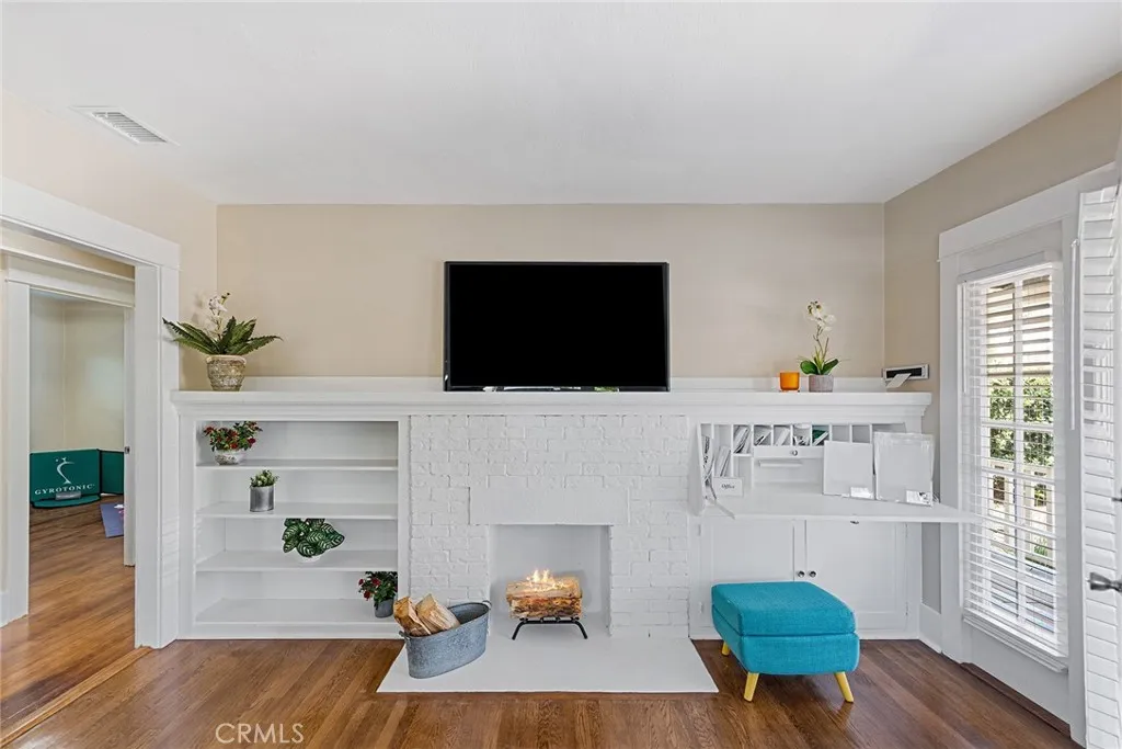 304 N Waverly Street, Orange, California 92866 home-pic-3