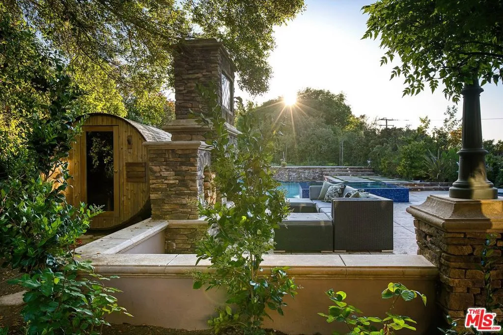 462 Cold Canyon Road, Calabasas, California 91302 home-pic-47