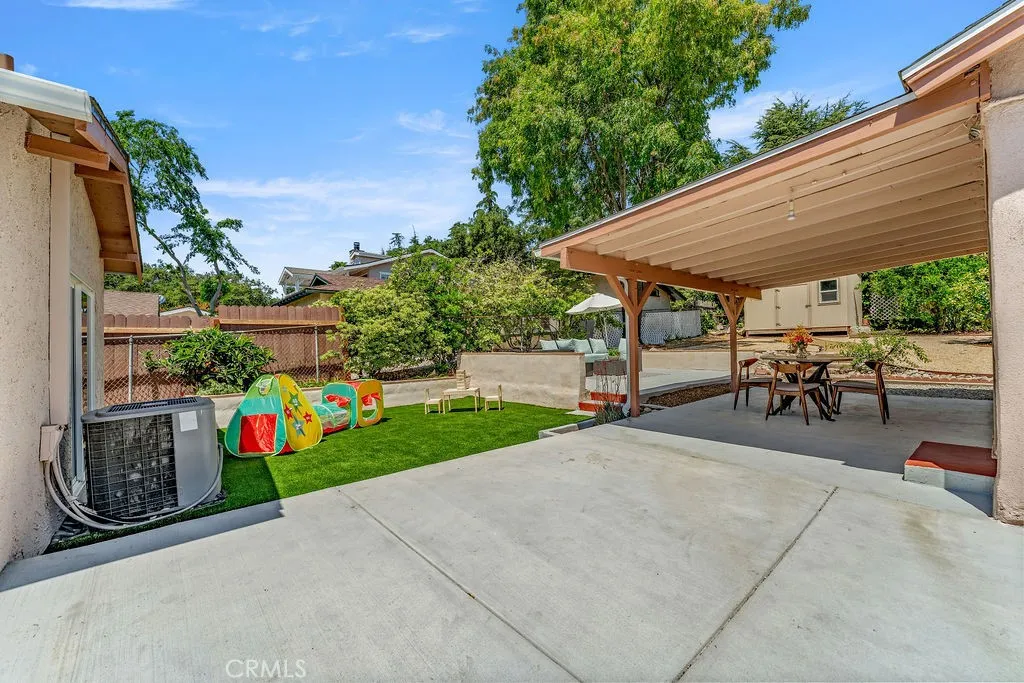 3427 Montrose Avenue, La Crescenta, California 91214 home-pic-42