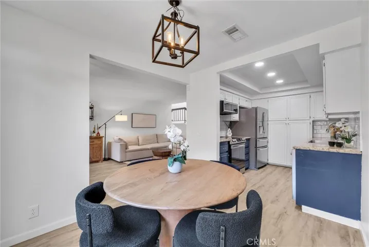 Eating area -  1033 W Lamark Lane, Anaheim, CA 92802