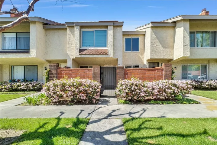 Front 1033 W Lamark Lane, Anaheim, CA 92802