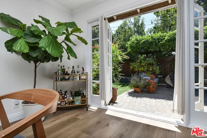 22236 Archwood Street, Woodland Hills, California 91303