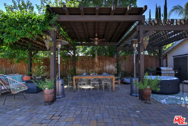 22236 Archwood Street, Woodland Hills, California 91303
