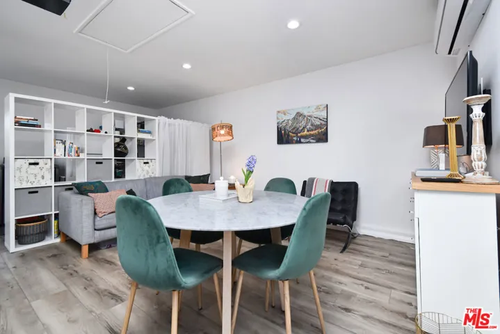 22236 Archwood Street, Woodland Hills, California 91303