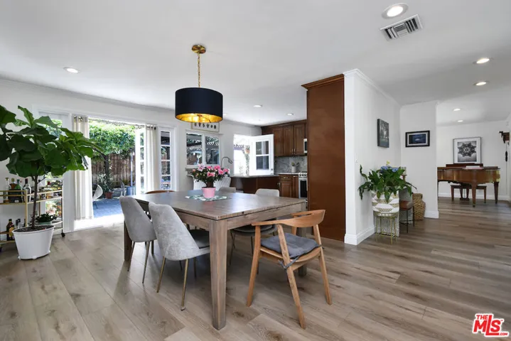 22236 Archwood Street, Woodland Hills, California 91303