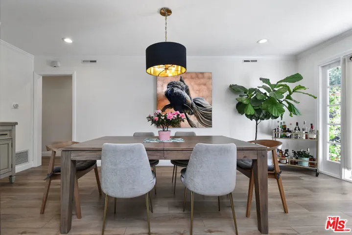 22236 Archwood Street, Woodland Hills, California 91303