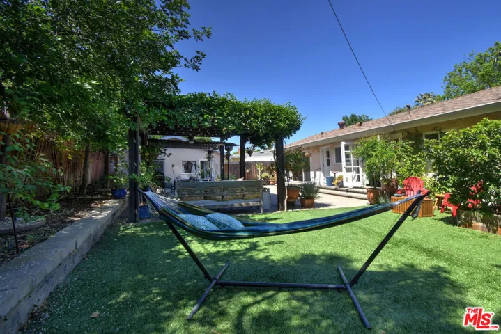 22236 Archwood Street, Woodland Hills, California 91303