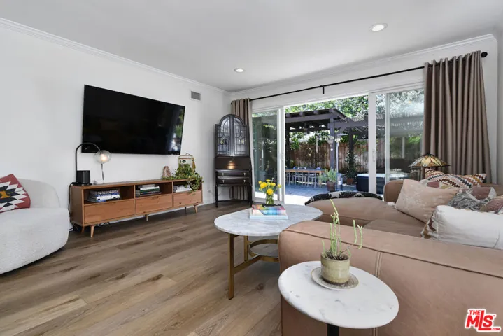 22236 Archwood Street, Woodland Hills, California 91303