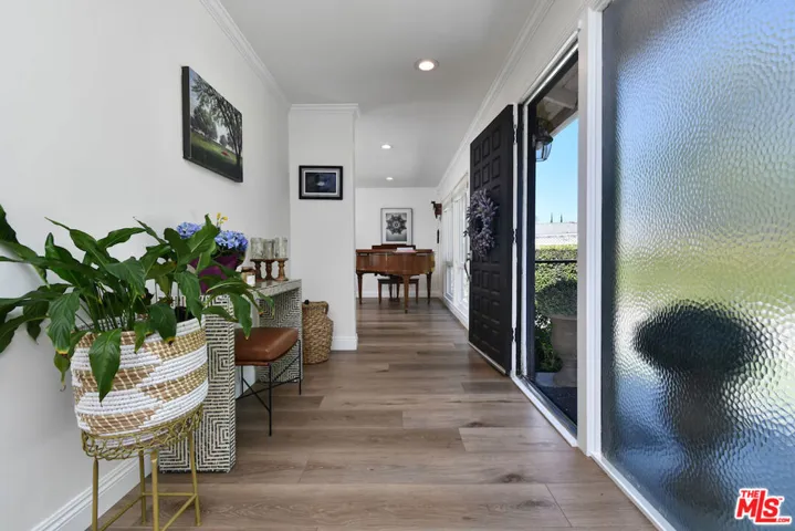 22236 Archwood Street, Woodland Hills, California 91303