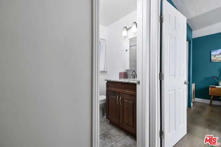 22236 Archwood Street, Woodland Hills, California 91303