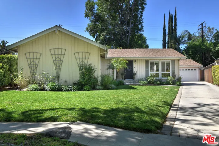 22236 Archwood Street, Woodland Hills, California 91303