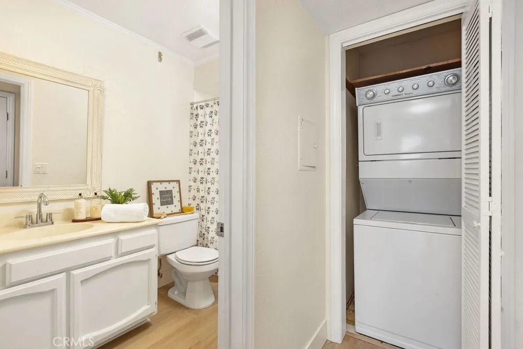 2599 Walnut Ave Unit home-pic-18