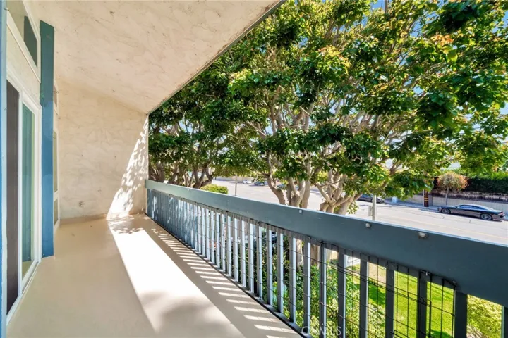 631 S Prospect Ave 204, Redondo Beach, California 90277