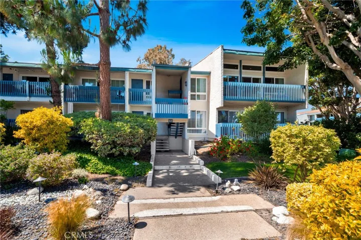 631 S Prospect Ave 204, Redondo Beach, California 90277