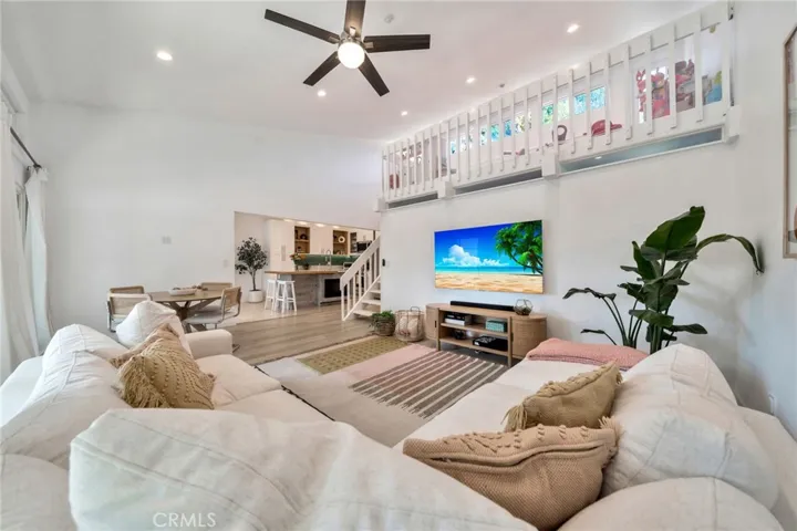 631 S Prospect Ave 204, Redondo Beach, California 90277
