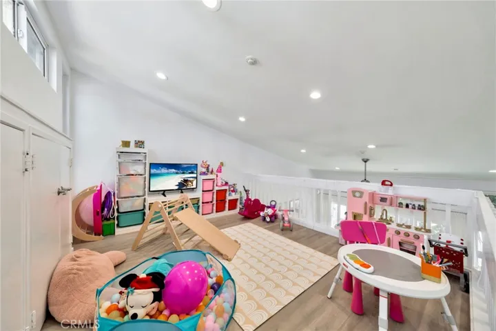 631 S Prospect Ave 204, Redondo Beach, California 90277
