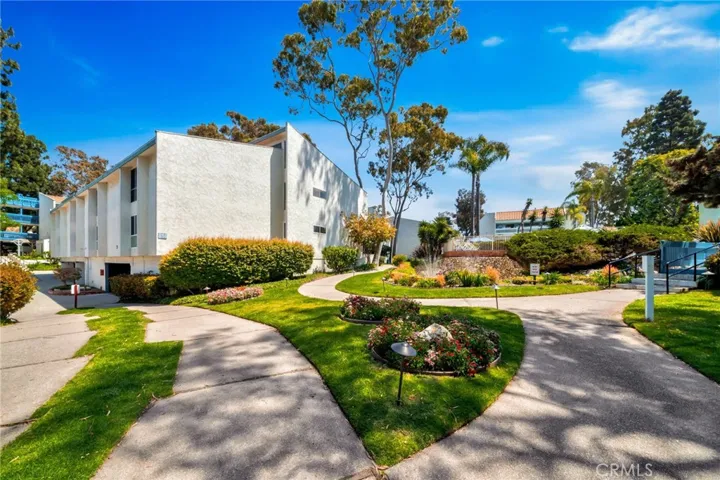 631 S Prospect Ave 204, Redondo Beach, California 90277