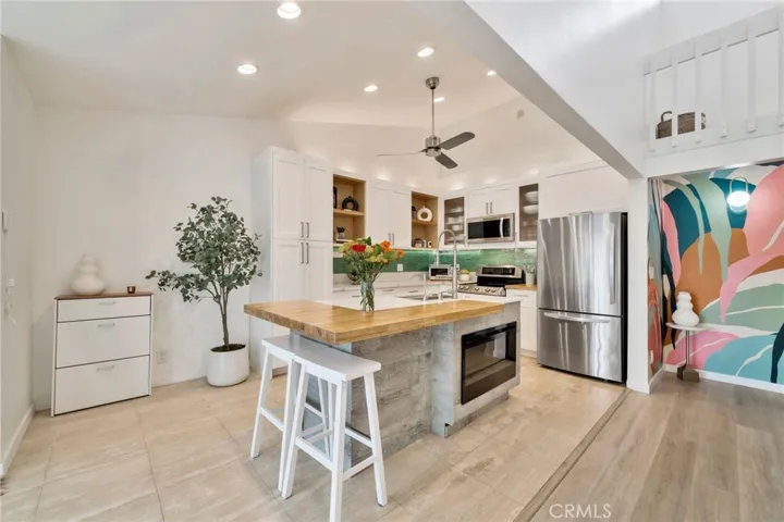 631 S Prospect Ave 204, Redondo Beach, California 90277