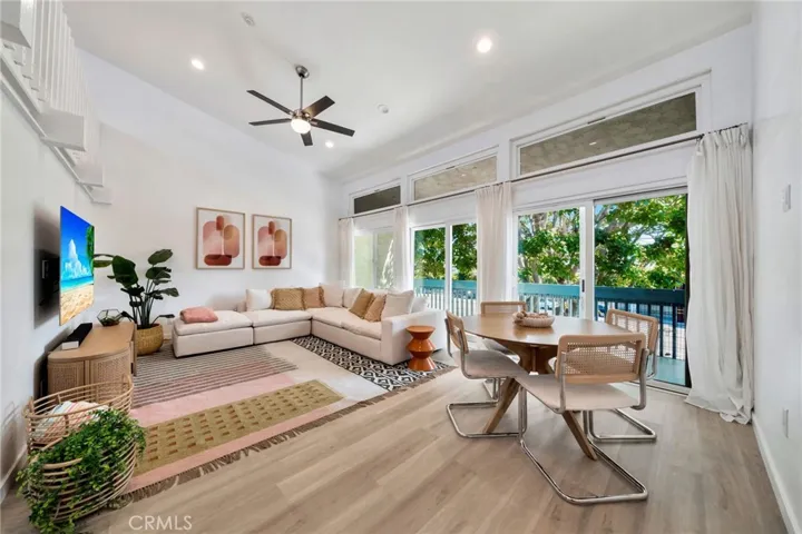 631 S Prospect Ave 204, Redondo Beach, California 90277