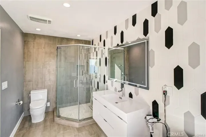 6811 Monero Drive, Rancho Palos Verdes, California 90275