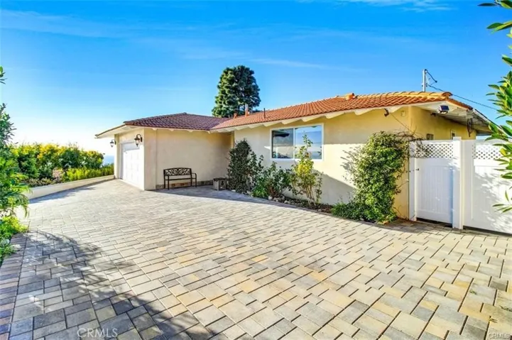 6811 Monero Drive, Rancho Palos Verdes, California 90275