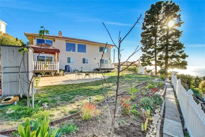 6811 Monero Drive, Rancho Palos Verdes, California 90275