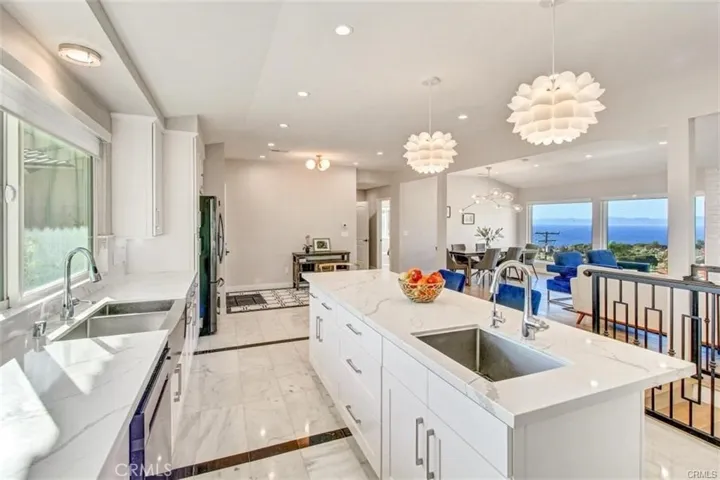 6811 Monero Drive, Rancho Palos Verdes, California 90275