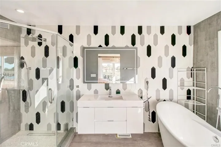 6811 Monero Drive, Rancho Palos Verdes, California 90275