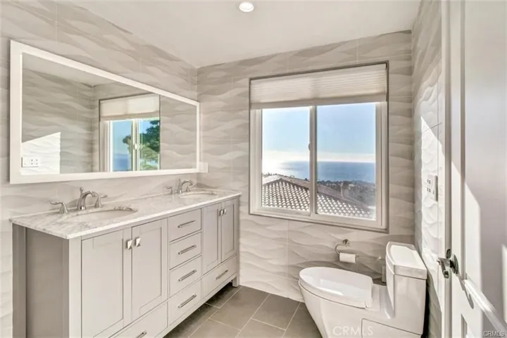 6811 Monero Drive, Rancho Palos Verdes, California 90275