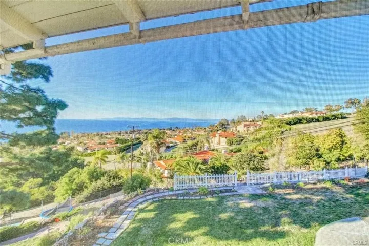 6811 Monero Drive, Rancho Palos Verdes, California 90275
