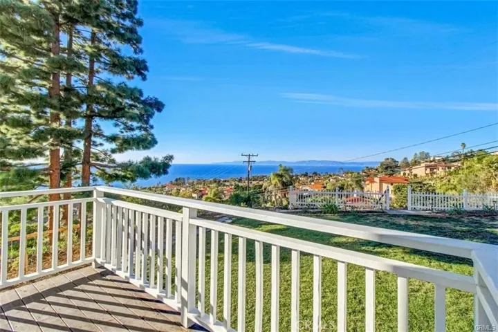 6811 Monero Drive, Rancho Palos Verdes, California 90275