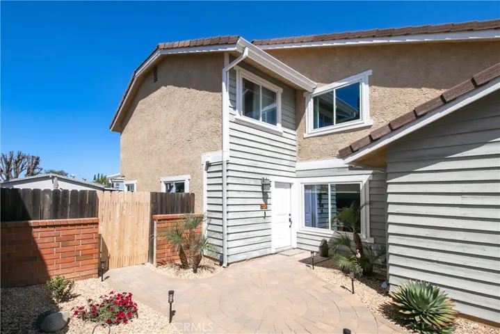 813 Chelsea Court, Simi Valley, California 93065
