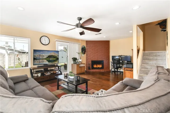 813 Chelsea Court, Simi Valley, California 93065