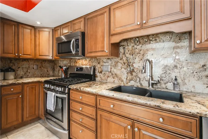 813 Chelsea Court, Simi Valley, California 93065