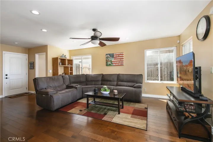 813 Chelsea Court, Simi Valley, California 93065