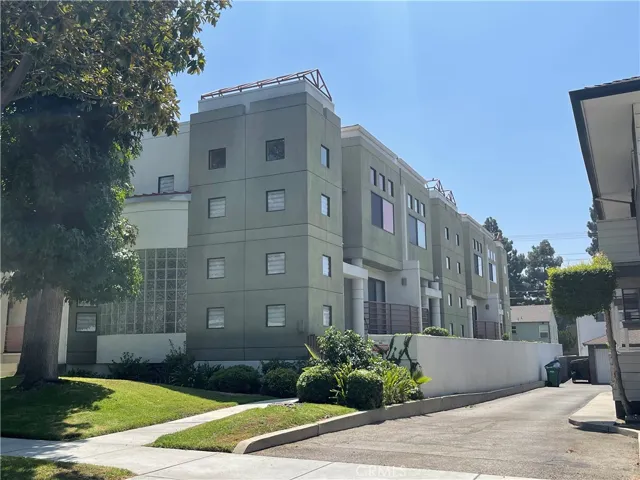1432 Barrington Way 108, Glendale, California 91206