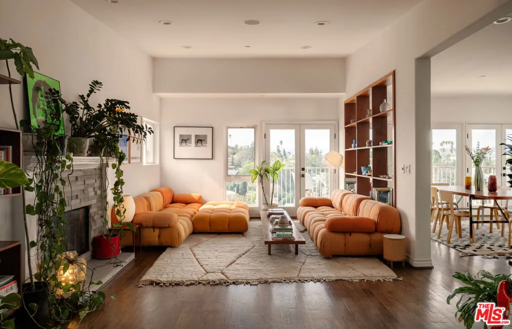 1541 Silverwood Terrace, Los Angeles, California 90026 home-pic-4