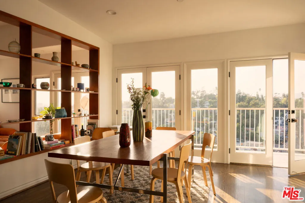 1541 Silverwood Terrace, Los Angeles, California 90026 home-pic-1