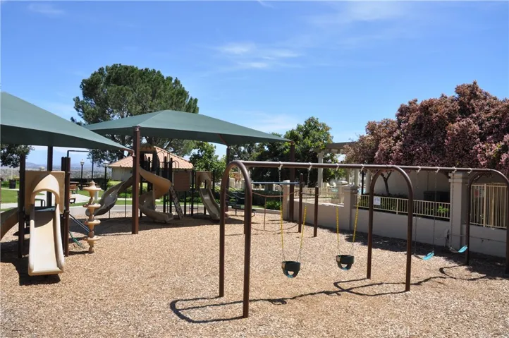 16 Corte Montena, Lake Elsinore, California 92532