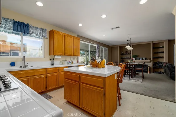 16 Corte Montena, Lake Elsinore, California 92532