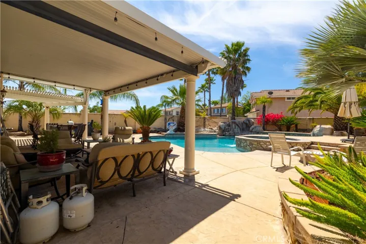 16 Corte Montena, Lake Elsinore, California 92532