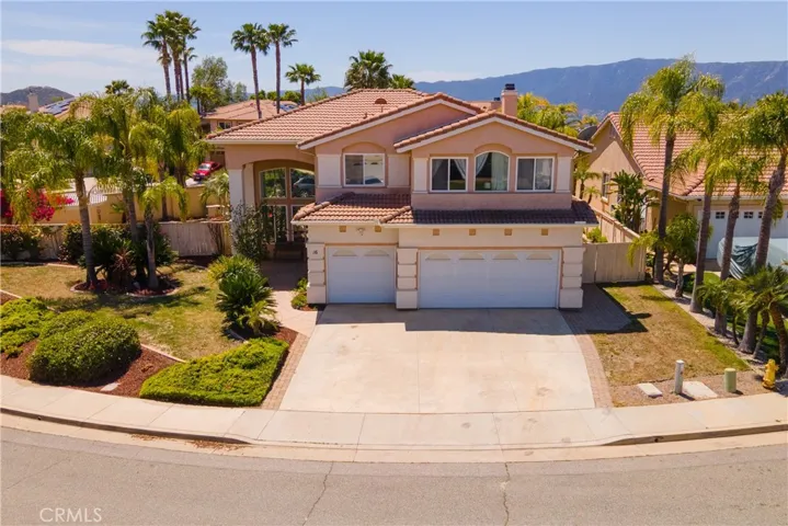 16 Corte Montena, Lake Elsinore, California 92532