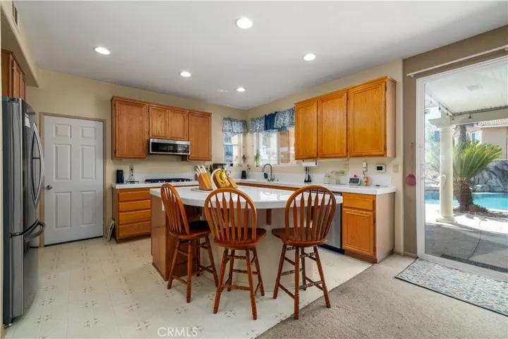 16 Corte Montena, Lake Elsinore, California 92532