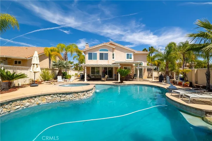 16 Corte Montena, Lake Elsinore, California 92532