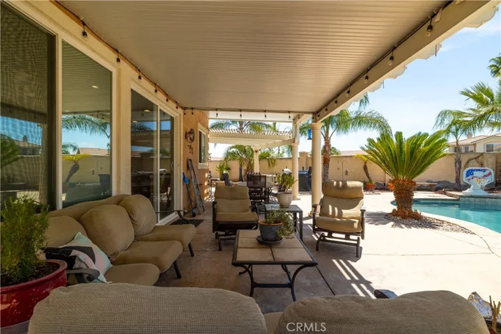 16 Corte Montena, Lake Elsinore, California 92532