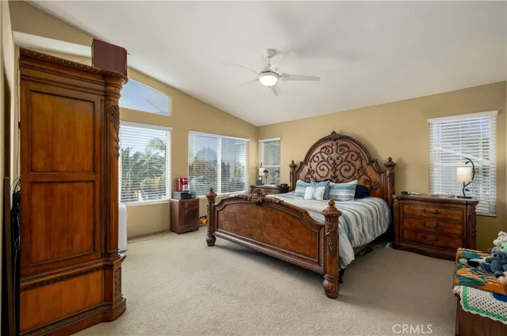 16 Corte Montena, Lake Elsinore, California 92532