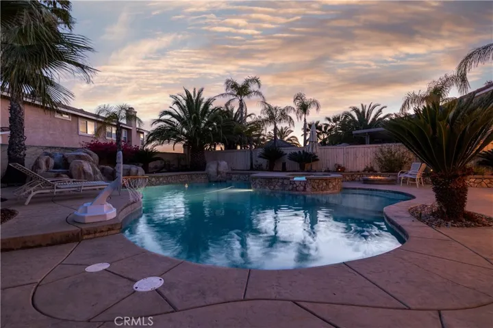 16 Corte Montena, Lake Elsinore, California 92532