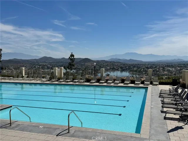 16 Corte Montena, Lake Elsinore, California 92532