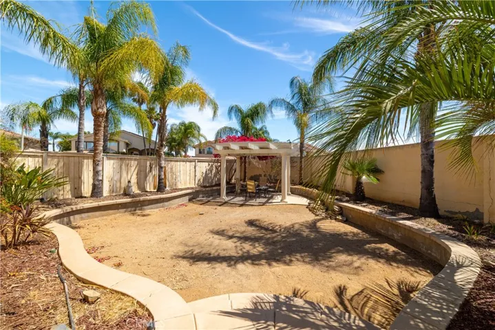 16 Corte Montena, Lake Elsinore, California 92532