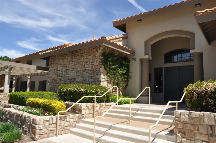 16 Corte Montena, Lake Elsinore, California 92532